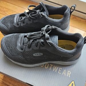 Keen Women's Black Sneakers Breathable Mesh Comfort